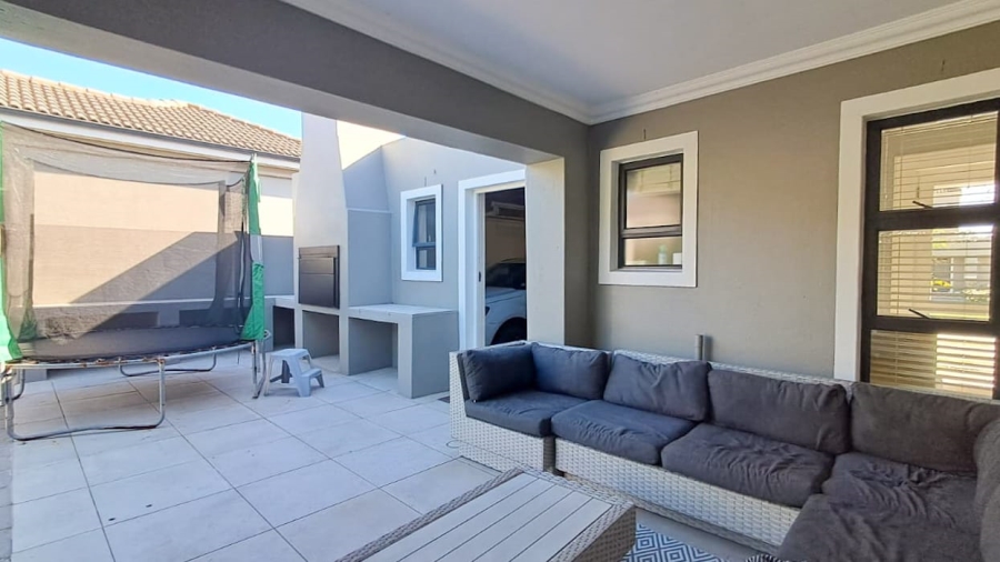To Let 4 Bedroom Property for Rent in Avalon Estate Western Cape